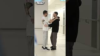 האיחוד המרגש בין שורדי השבי אביתר דוד וגיא גלבוע דלאל (חדשות ערוץ 7) - התמונה מוצגת ישירות מתוך אתר האינטרנט יוטיוב. זכויות היוצרים בתמונה שייכות ליוצרה. קישור קרדיט למקור התוכן נמצא בתוך דף הסרטון האיחוד המרגש בין שורדי השבי אביתר דוד וגיא גלבוע דלאל (חדשות ערוץ 7) - התמונה מוצגת ישירות מתוך אתר האינטרנט יוטיוב. זכויות היוצרים בתמונה שייכות ליוצרה. קישור קרדיט למקור התוכן נמצא בתוך דף הסרטון