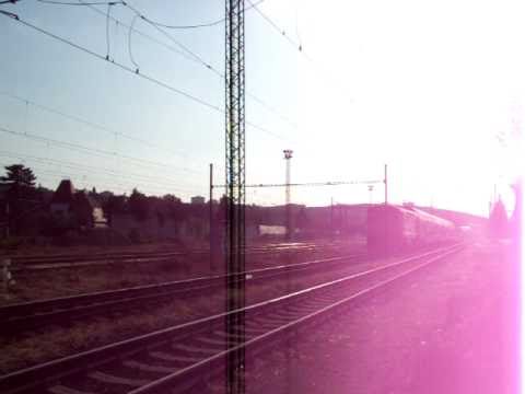 749107 na čele os. 9062 odjíždí z Prahy Krče - 11.9.2010.