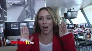 Jennifer Love Hewitt on Massage Happy Endings