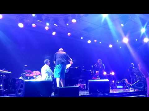 Marcell Siahaan gladi resik bersama David Foster and Friends.