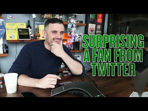 ‪Why Working for Free Gives You Authority | Surprising a Fan From Twitter‬&rlm;
