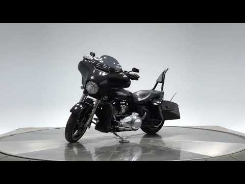2017 HARLEY-DAVIDSON FLHXS STREET GLIDE SPECIAL in Vivid Black