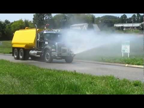 Mack GU713 (NEW w/ Heavy Spec - 65k Rears, Triple Frame, Camelback) with 5,500 Gallon Water Tank 4