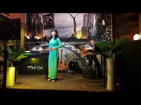 Thể hiện bởi Hoài Mỹ