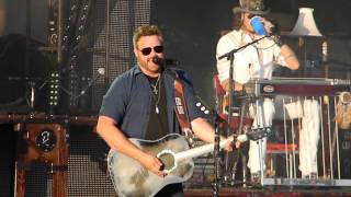 Randy Houser &quot;Goodnight Kiss&quot; Clip Bonner Springs KS 6/19/15