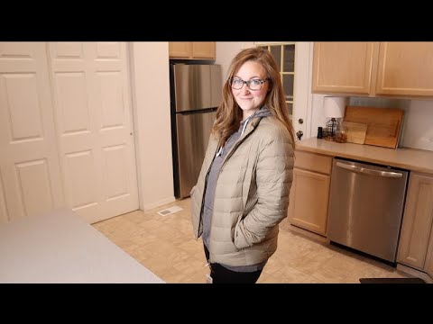 BOSIDENG Lightweight Women's Down Jacket Review | Portable Water-Resistant Puffer Stand Collar