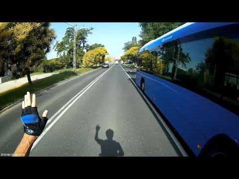 Elengedem a buszt - I let the bus go