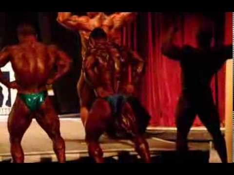 Lee Priest posedown at 2013 NABBA Universe Class 4