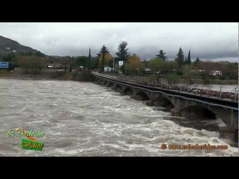 Crue de l'Ardèche, Sampzon