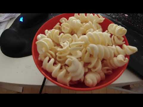 MongoTV_9728 - SPISER SKÅL CHIPS FREDAG EFTERMIDDAG