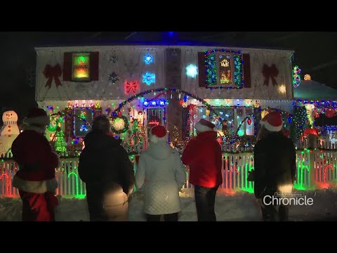 NH Chronicle: The Christmas Light Bus Tour