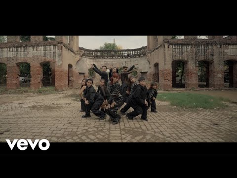 YOLO - Two Snakes (Dance Performance Video)