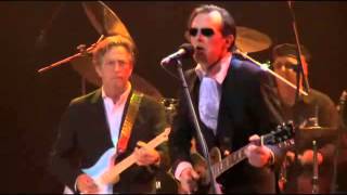 Joe Bonamassa &#39;Introducing Eric Clapton&#39; to &#39;Further On Up The Road&#39; from RAH Concert 2009
