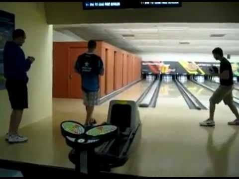 Most Bowling Strikes In 1 Minute