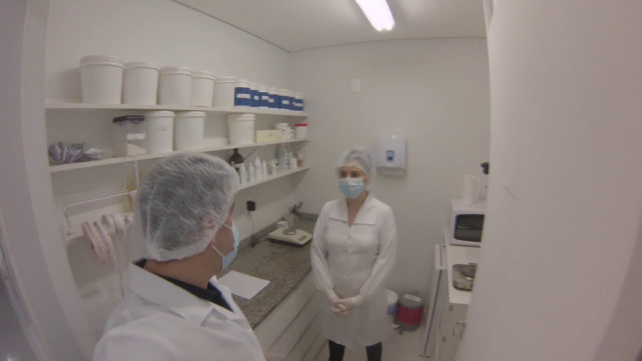 Watch Now Como fazer um creme de ureia e ac. salicílico. Lucas, Nathália, Thayanae a Farmácia La Vie. Como fazer um creme de ureia e ac. salicílico. Lucas, Nathália, Thayanae a Farmácia La Vie.