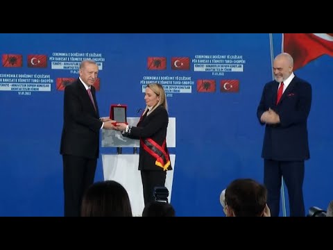 Stop - “Si qytetar nderi i Kurbinit detyrimet i ka njesoj si te gjithe” Erdogan qytetar nderi