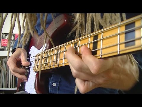 Thumb/Finger Funk Bass Plucking Grooves
