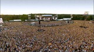 Robbie Williams - We Will Rock You ( Live at Knebworth )