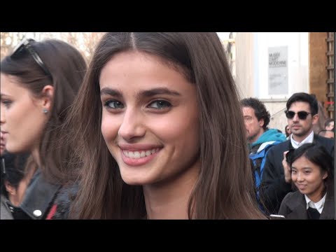 FASHION WEEK PARIS  EXIT BARBARA BUI ET TAYLOR MARIE HILL