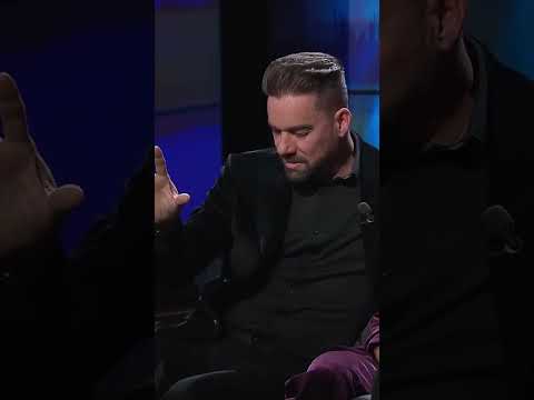 Petr Švancara: Párek v rohlíku 🤣  #humor #vtipy #sranda #zabava #7paduhonzydedka #fotbal