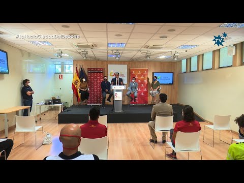 La Nucía se convierte en “Ciudad del Triatlón” tras el acuerdo con la FETRI