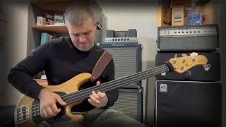 Video thumbnail for 1980 MUSICMAN SABRE BASS - FRETLESS - Andy's Vintage Guitars by ANDY'S VINTAGE GUITARS