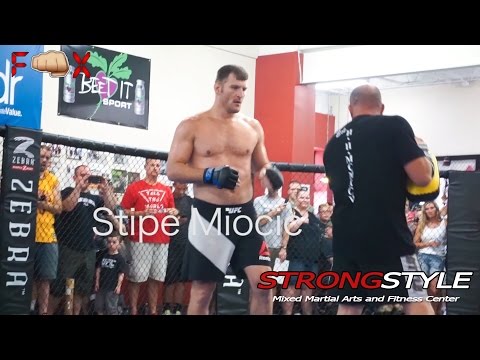 STRONGSTYLE GYM on FOOX:30 Extended ft. Stipe Miocic music by: DJ Sedi Bodel brianfoox.com