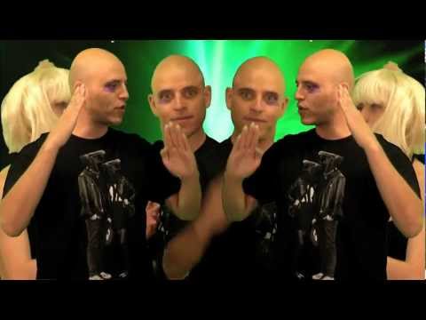 ROCCOBELLY - DANSE LE ROBOT (Prod: DJ RAZE) ft VIRGINIA BIACZ ( Officiel Puate vidéo )