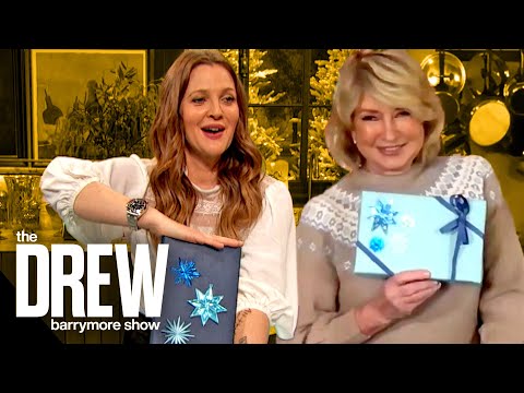 Martha Stewart Teaches Drew the Secrets of Gift-Wrapping