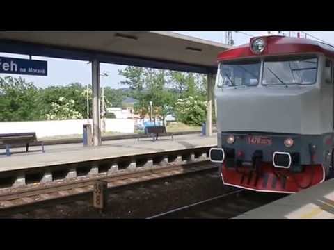 Stanice Zábřeh n/M a T 478.2078 (749.240-8) spolu s T 478.3127 (753.127-0)