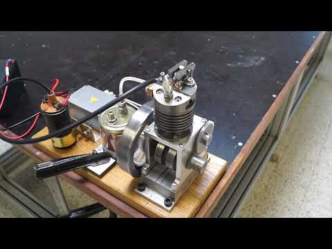School build four-stroke model engine