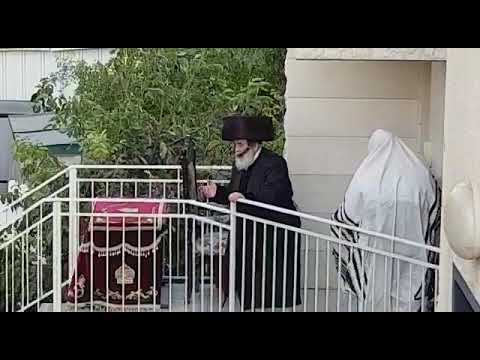 Viznitzer Rebbe At Kabolas Shabbos In Tzfas