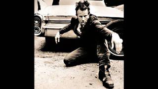 Tom Waits - 16 shells from a thirty-ought six (live in Austin)