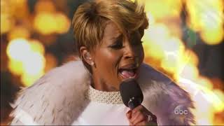 Mary J Blige - Have yourself a merry little christmas (Disney's Magical Holiday Celebration)