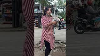 Download lagu Banci Ngamen Lucu #shorts mp3