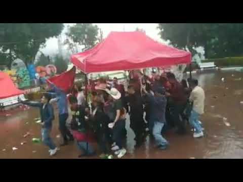 El tucanazo challenge - Séptimo grado en coacalco haciendo la cura