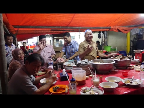 Best Indonesian Street Food - EXTREME GOAT ORGAN SOUP - Sop Kaki Kambing!