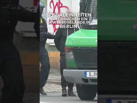 BERLIN-FRIEDRICHSHAIN: Schusswechsel bei RAF-Fahdung! Zwei Festnahmen | WELT #shorts