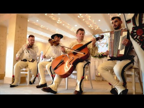 Kapela Max z Bukowiny przygrywa po góralsku (fragment po życzeniach na weselu w Karczmie Awra )