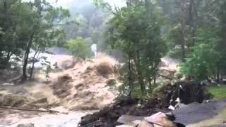 preview picture of video 'Quechee Covered Bridge Hammered by Hurricane Irene'