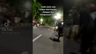 Download lagu Detik-detik balapan Liar berujung Maut otak nya keluar dari kepala😭 mp3