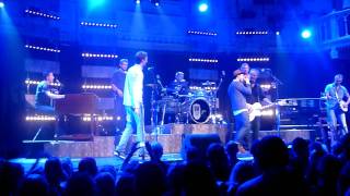 Rowwen Hèze en The Opposites - De neus umhoeg | Live in Paradiso - 23-09-2011