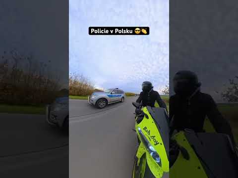 #policie #spoluprace #cestou #motorky #ridic #motorkari #silnice #doprava #ukázka #cesko #polsko
