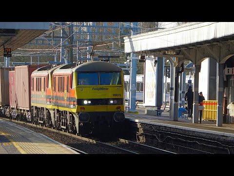 Freightliner Class 90 and BR Class 720 at Shenfield | Freightliner 90015 and 90010