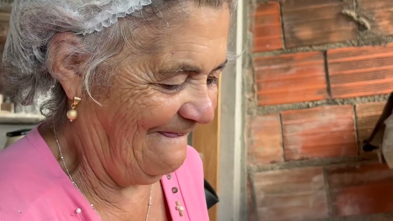 PENSA QUE É FÁCIL DESCASCAR A MANDIOCA? MENDONÇA MG