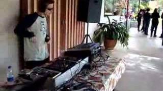 DJ Leandro McFly tocando em um churrasco de formatura...