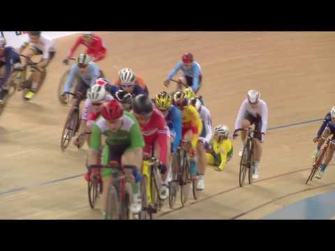 Heavy crash in the Elimination race (Women's Omnium)