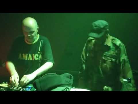 Vibronics feat. Madu Messenger Plays Professa Natti - R.A.S.T.A.F.A.R.I. Live OT 301 Amsterdam