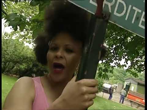 Je me sens bien by  Yondo sister