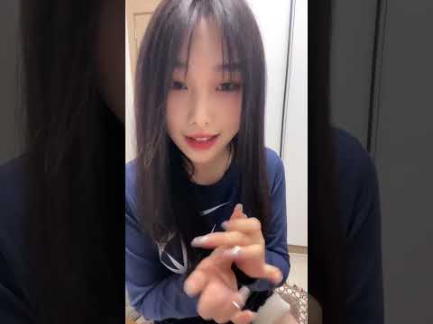 套路直播 女S（小x大王）第一视角🚦 纯欲天花板白丝小妈给狗儿子们妈妈般温暖的呵护 让小狗们体会到做儿子的幸福 第一视角温柔诱导开发 红绿灯rush盯蛇榨精 全程指令寸止 既诱惑有刺激 快来玩啊！